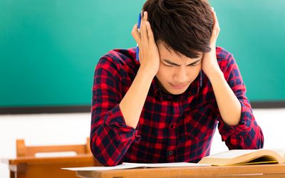 学校压力大的青少年