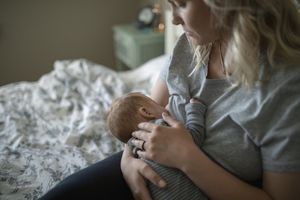 母乳喂养的妈妈