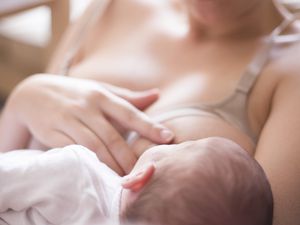 女人的母乳喂养