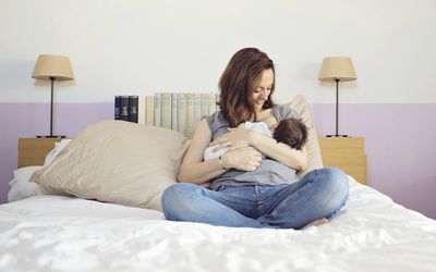 母乳喂养孩子
