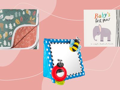 Newborn baby gifts we recommend on a pink background