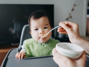 婴儿固体食物