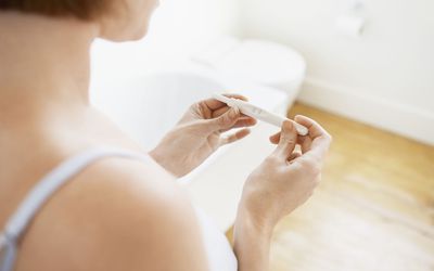 妇女检查怀孕测试试剂盒华体会体育官方人口