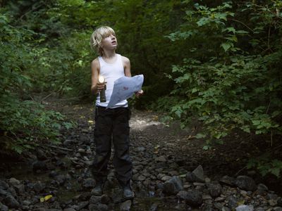 Flashlight games - treasure hunt