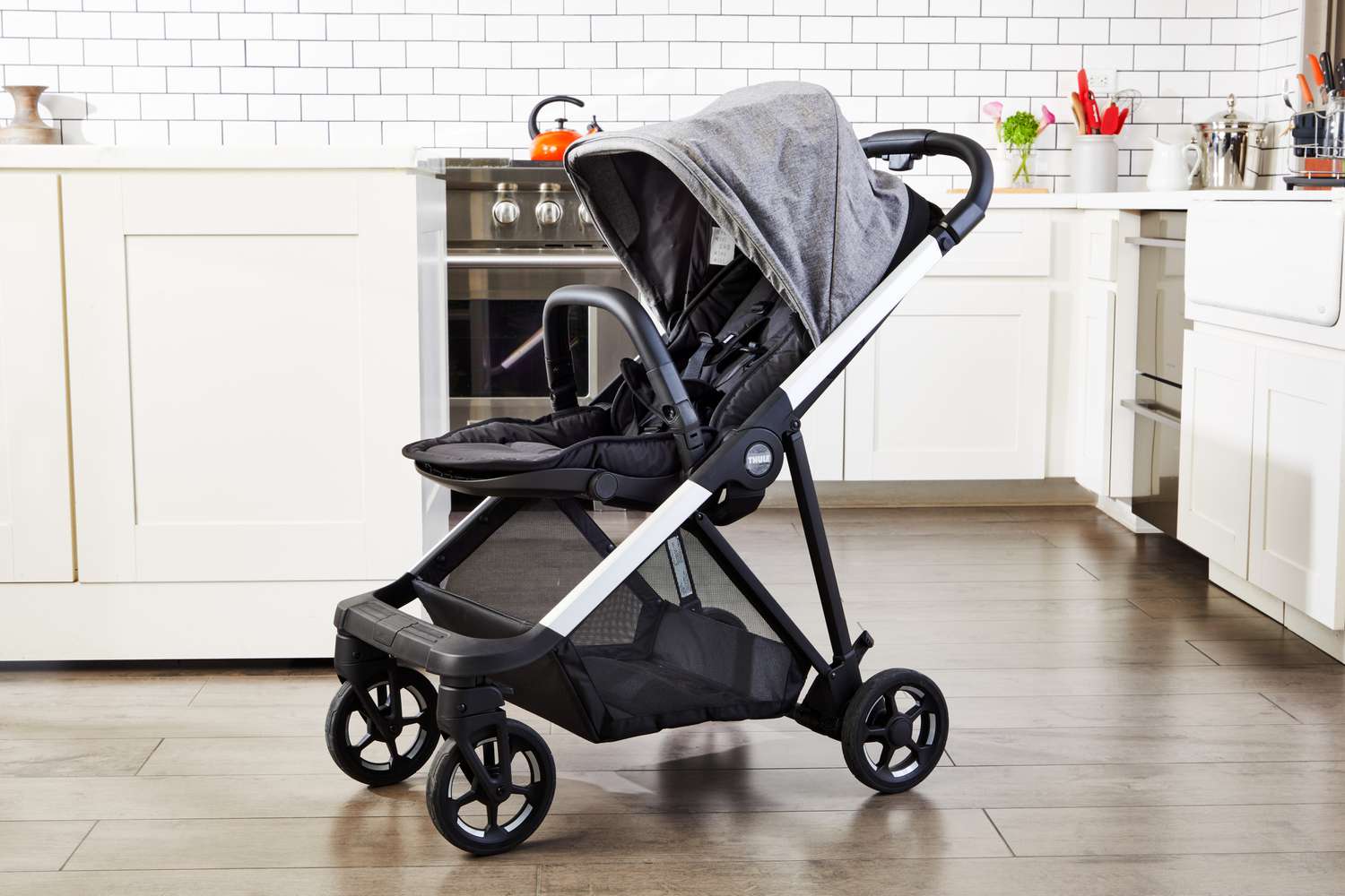 的Thule Shine running stroller in a kitchen