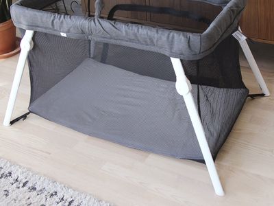 Guava Family Lotus Travel Crib