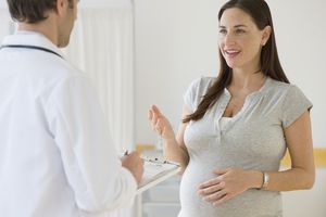 孕妇和医生谈过