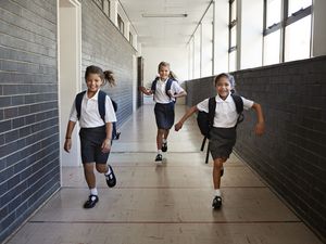 天主教学校的父母在学校