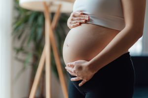 孕妇腹部