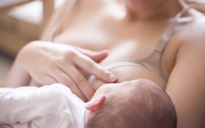 妇女母乳喂养
