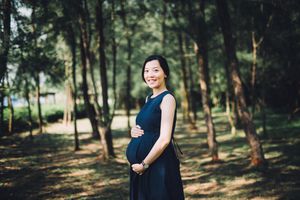 女人在腹部的腹部