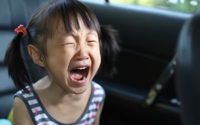 小孩子尖叫