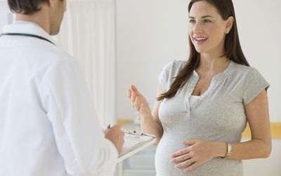 孕妇和医生谈过