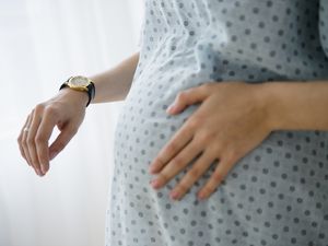 孕妇在医院分娩