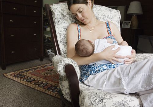 母乳喂养的妈妈