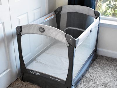 Graco Pack 'n Play Cuddle Cove Playard