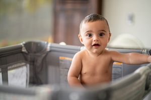 孩子在玩具
