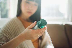 女人与维生素