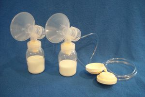 婴儿母亲想知道牛奶可以增加多少钱。