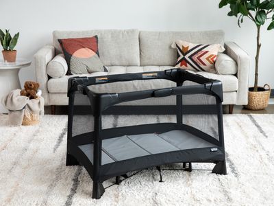 4moms Breeze Plus Portable Playard