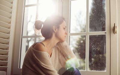 woman depressed