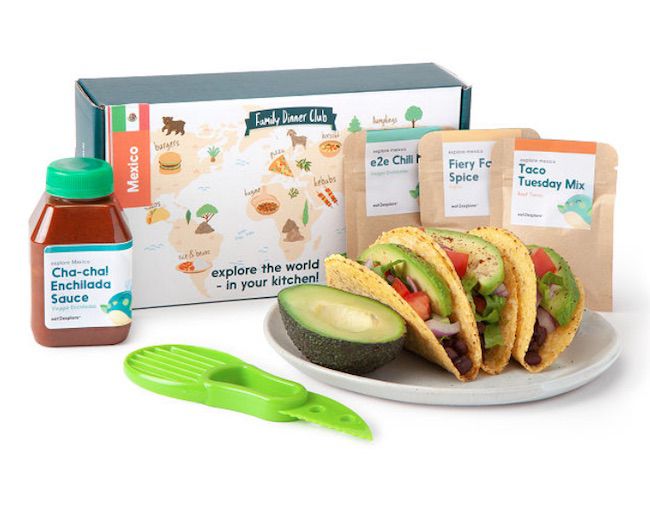 UncommonGoods Kid的全球冒险烹饪工具包