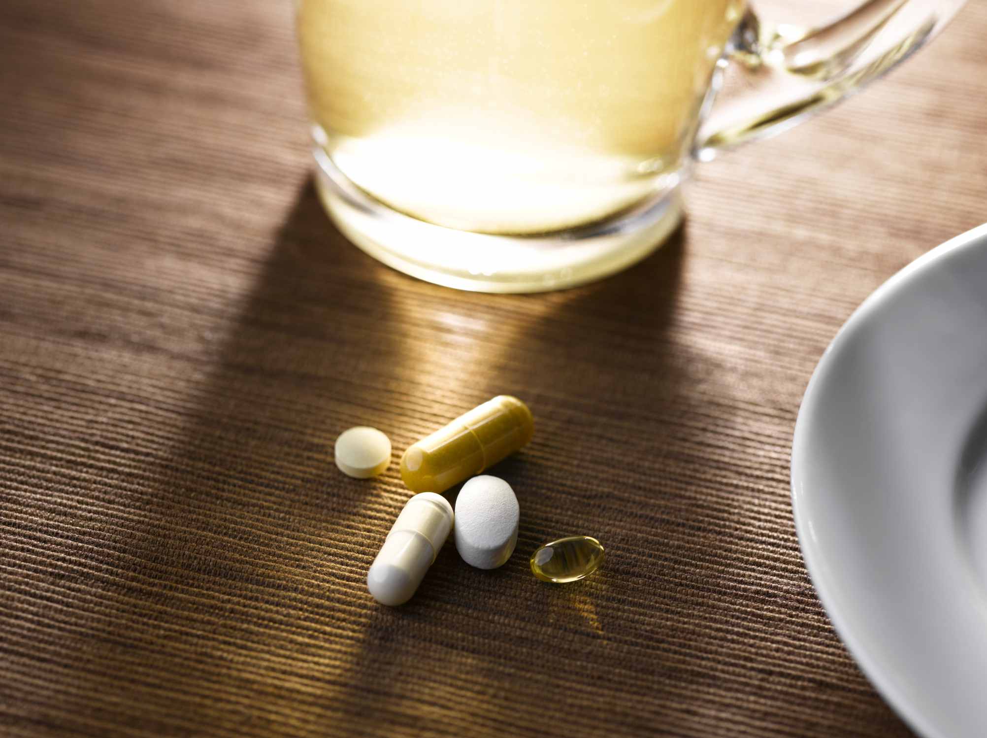 一杯茶，一堆药丸