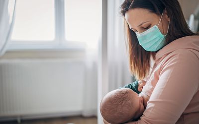 母乳喂养的面具
