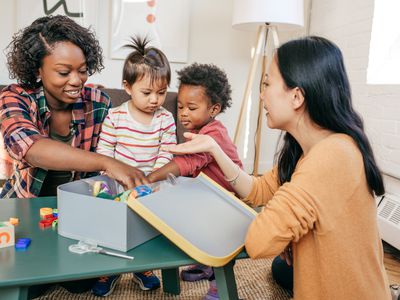 kids on play date with parents