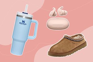 Amazon Mother's Day gifts we recommend collaged against pink patterned background